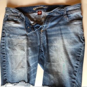 Arizona Jrs. Plus Capri shorts